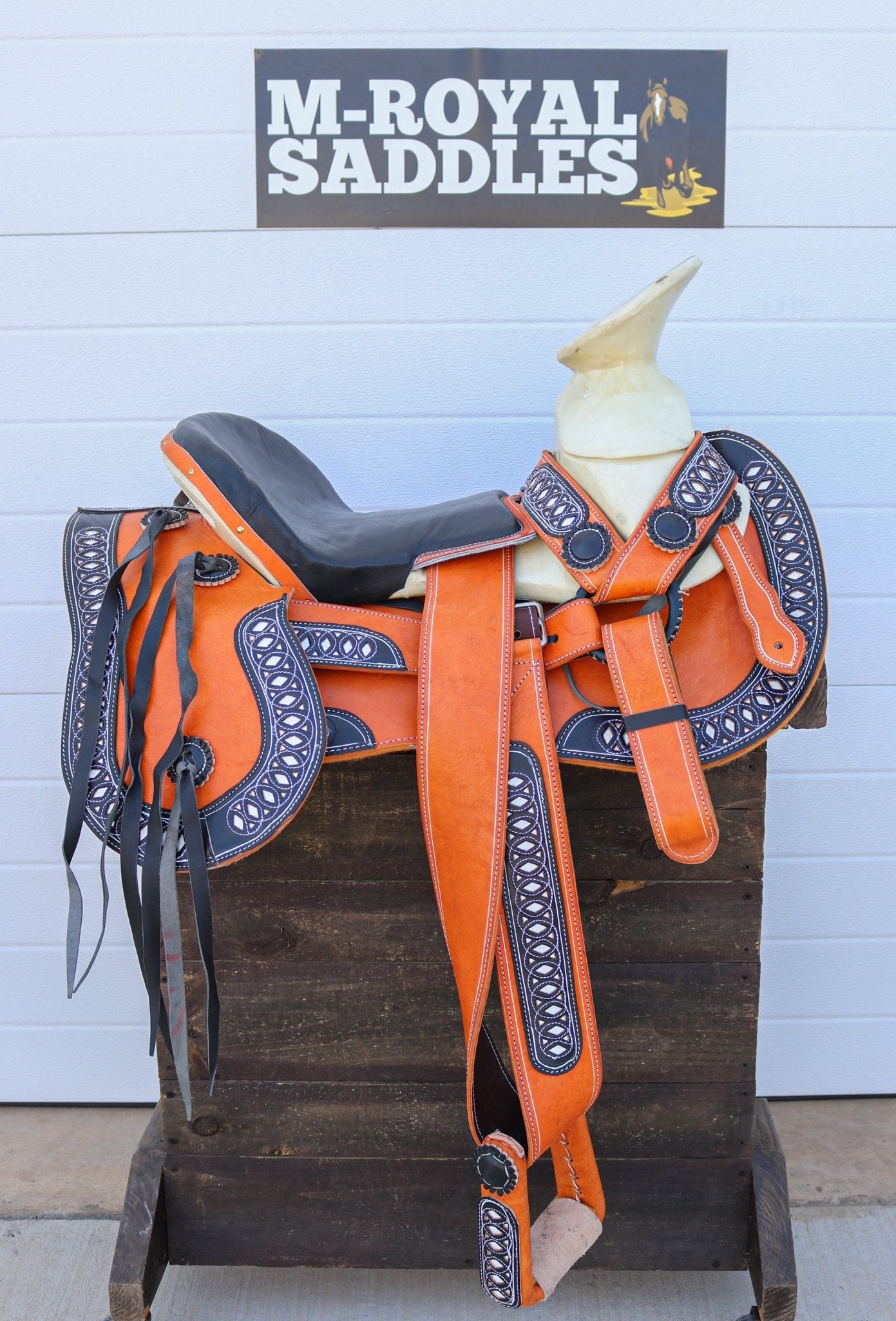 15" Miel Charro Montura Saddle - M - Royal Saddles - Charro Saddles/Monturas