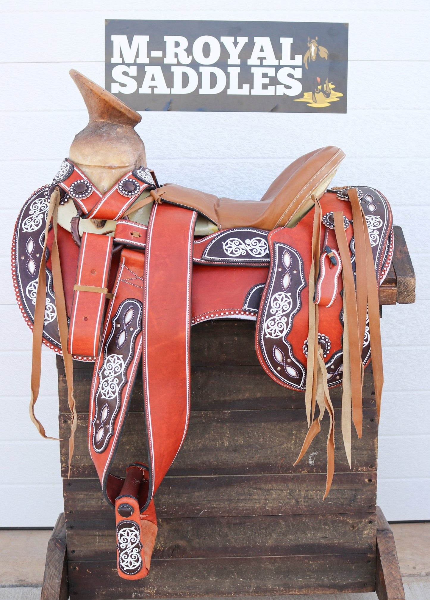 15 " Montura Chedron Charro Horse Saddle Pintada - M - Royal Saddles - Charro Saddles/Monturas