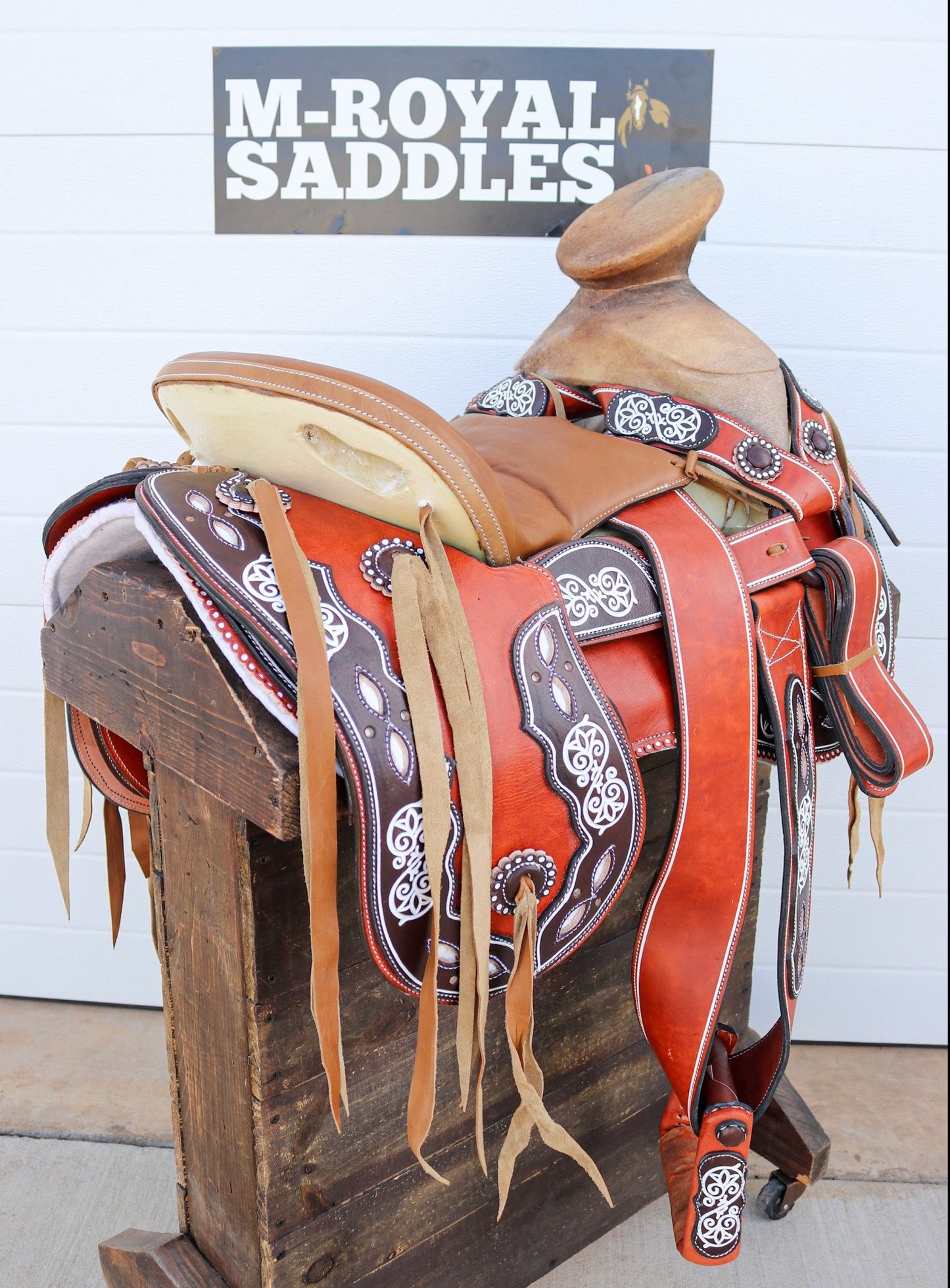 15 " Montura Chedron Charro Horse Saddle Pintada - M - Royal Saddles - Charro Saddles/Monturas