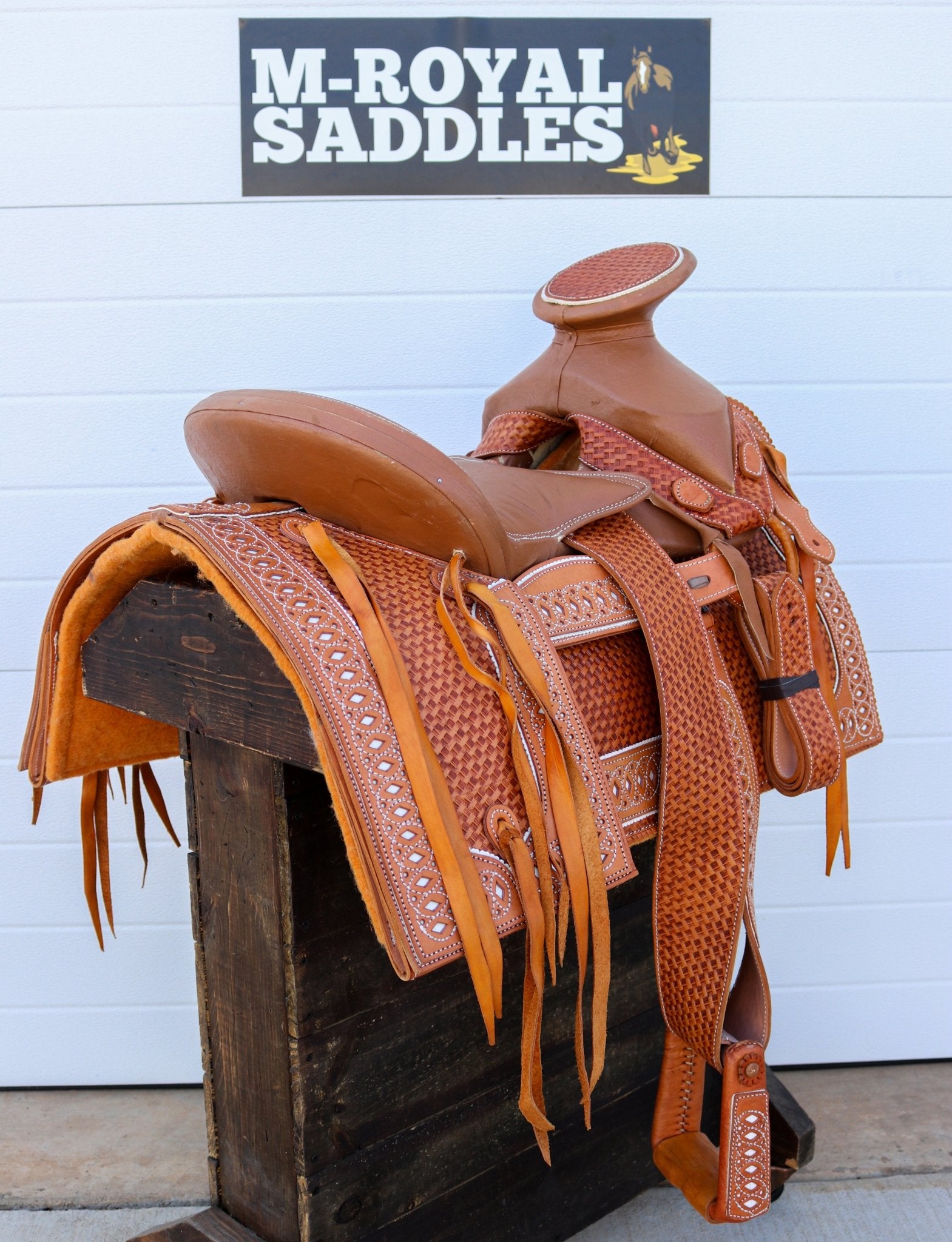 15" Tan Square Skirt Charro Montura Saddle - M - Royal Saddles - Charro Saddles/Monturas