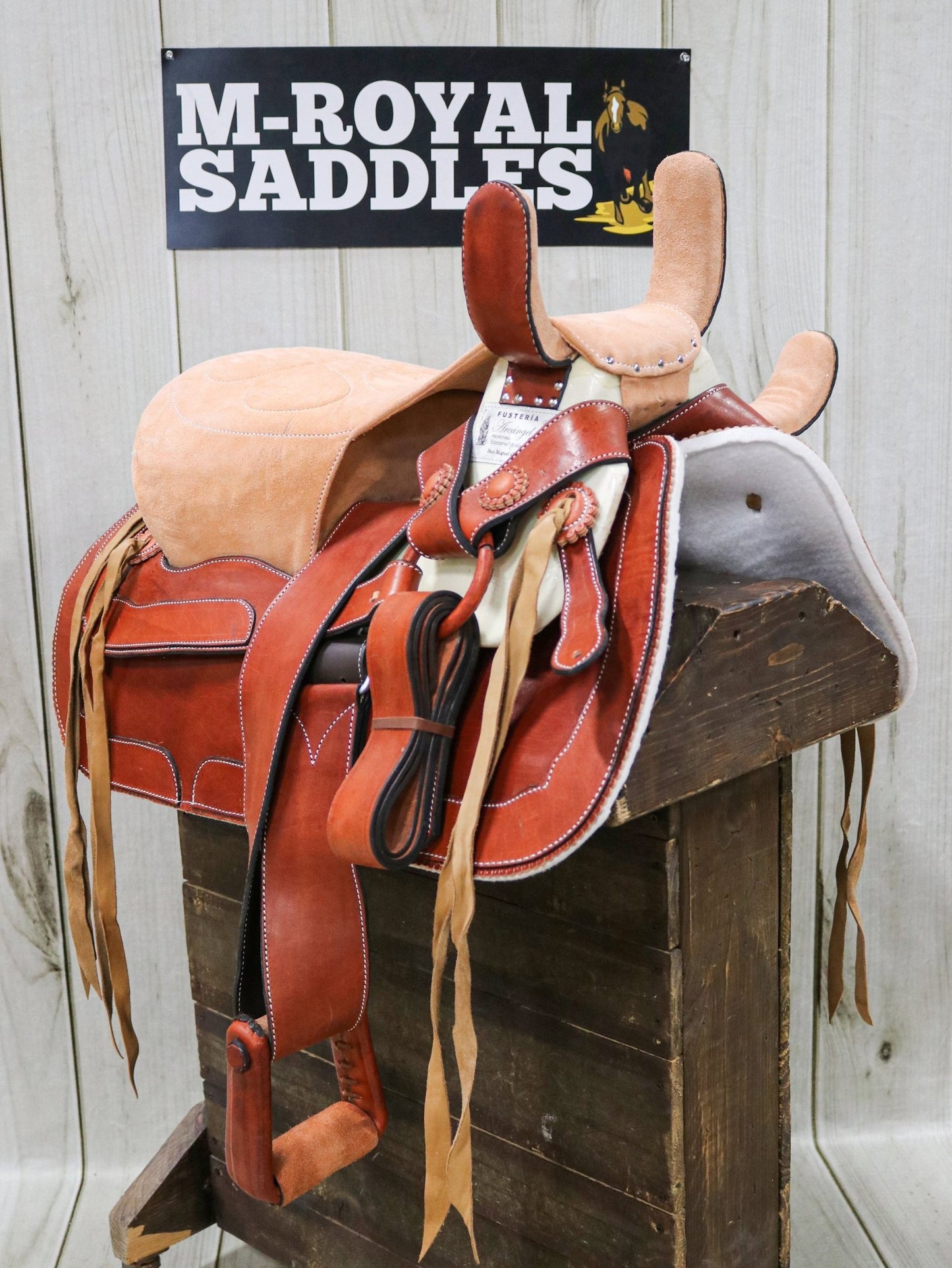 15.5" Chedron SideSaddle Montura Charra Albarda Escaramuza - M - Royal Saddles - Charro Saddles/Monturas