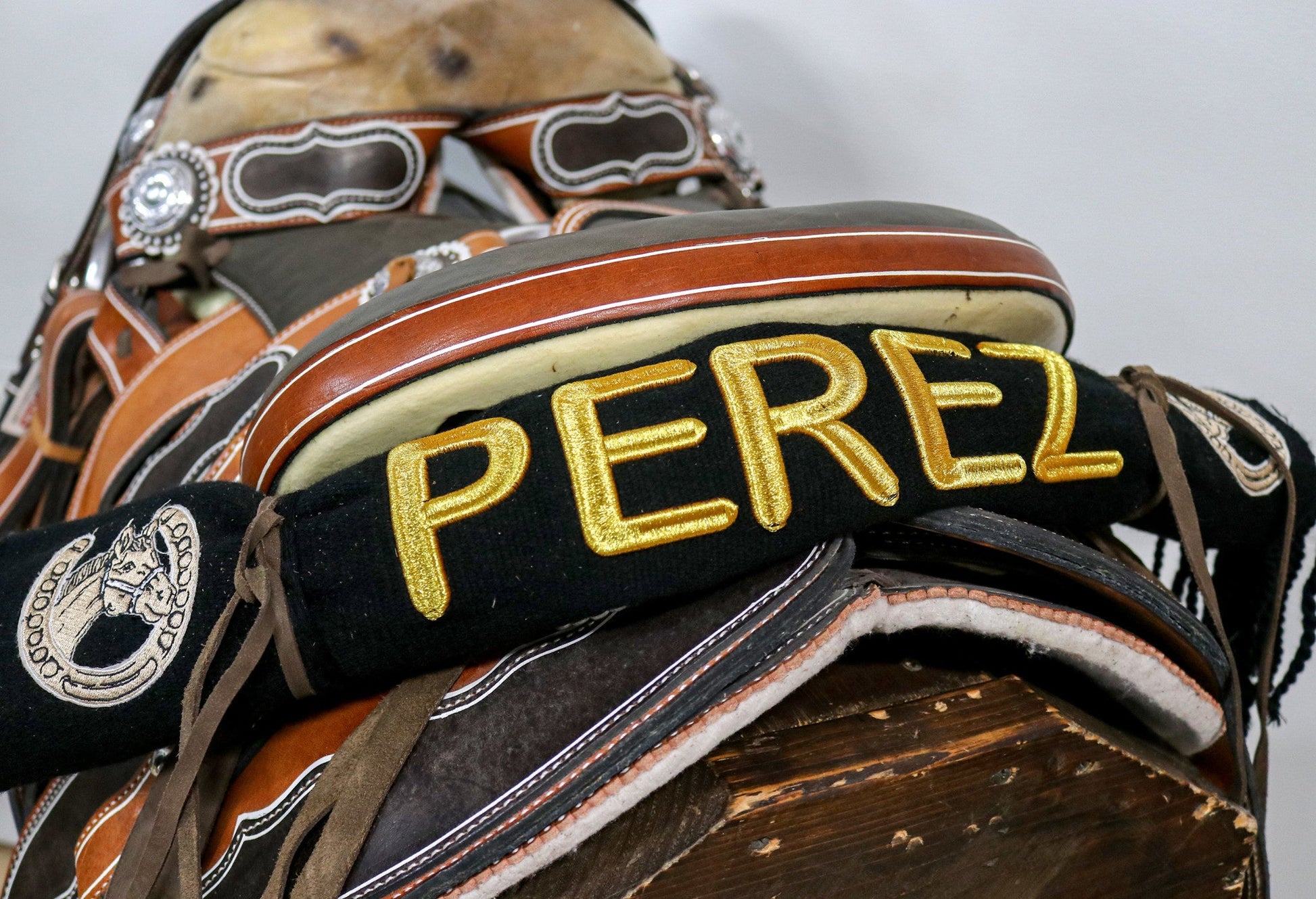 Black Perez Sarape Charro Montura - M - Royal Saddles - Sarapes