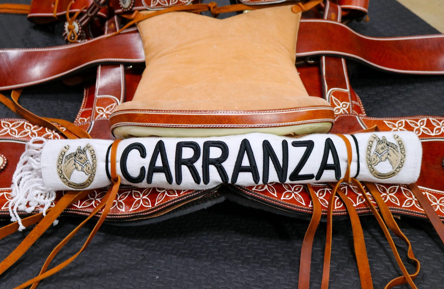 Carranza Blanco Charro Saddle Mexican Sarape - M - Royal Saddles - Sarapes