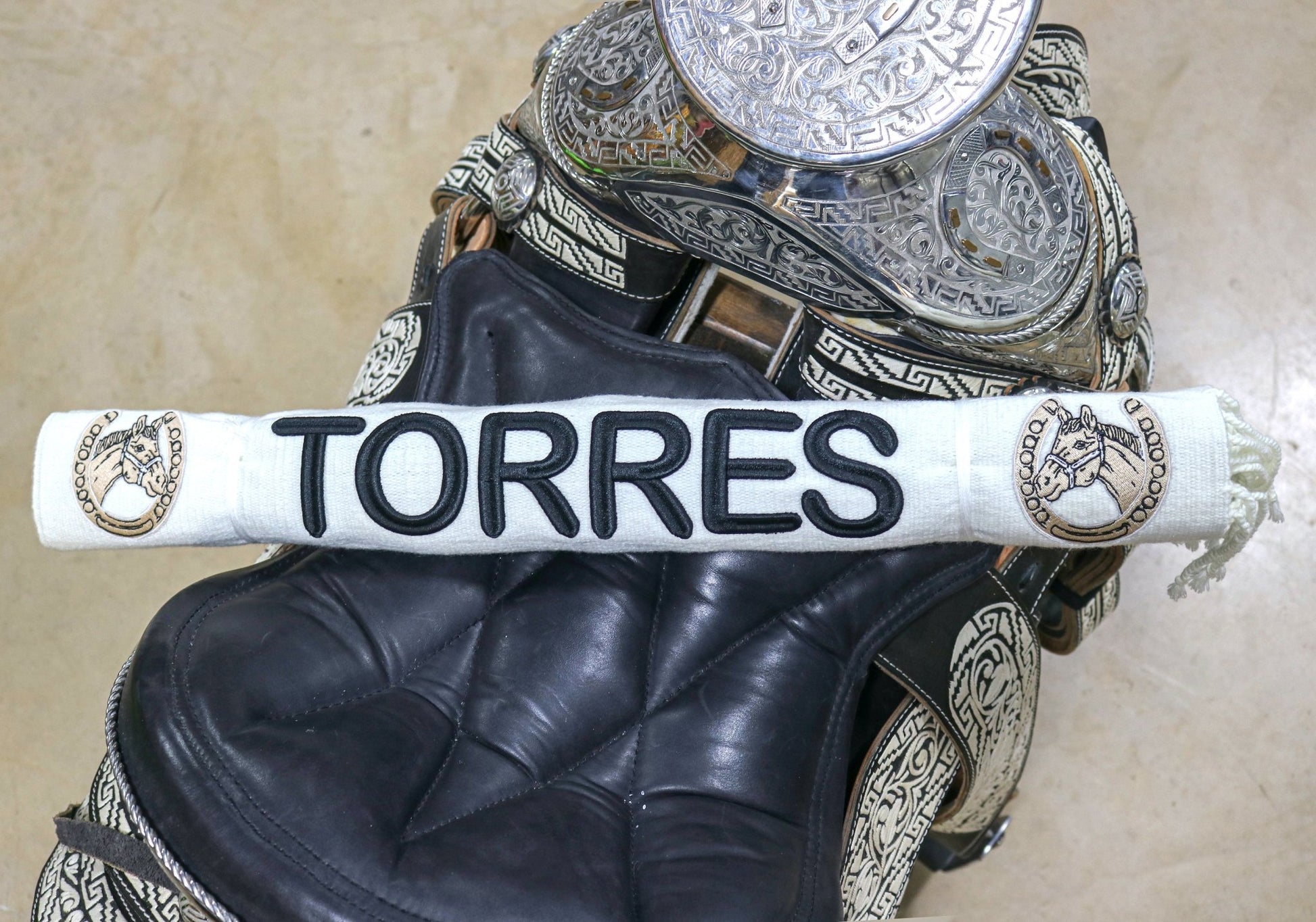 Cream Charro Saddle Torres Sarape Lienzo - M - Royal Saddles - Sarapes